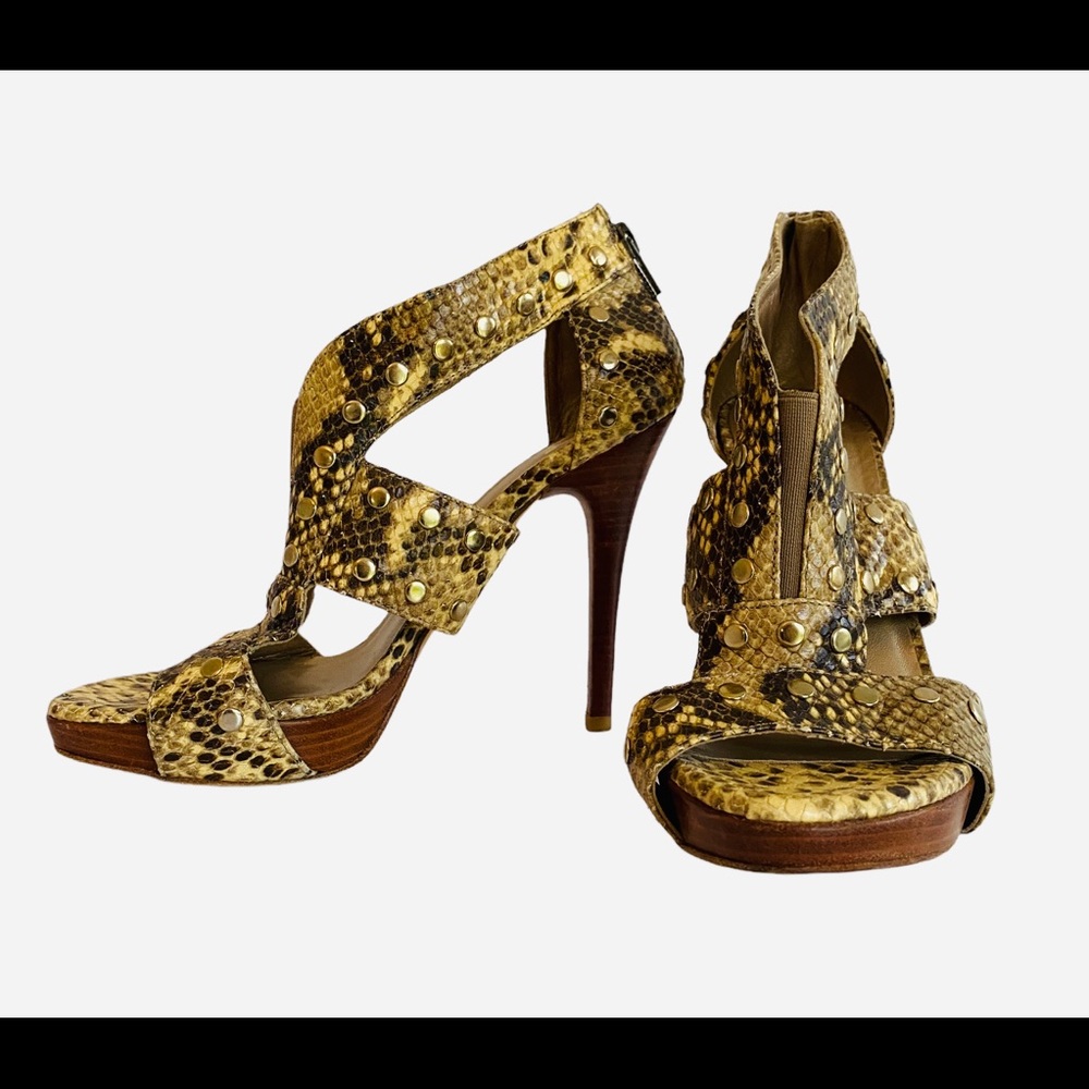 STUART WEITZMAN SNAKE AIRFORCE ROCCIA SERPENT LEATHER SANDEL